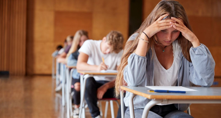 Stresi I Provimeve Të Bllokon Mendjen – Ja Pse Ndodh